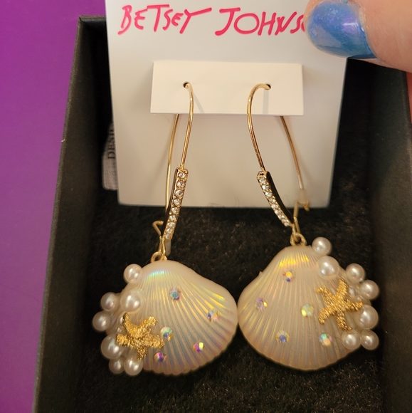 Betsey Johnson shell/ starfish earrings NWT - Picture 10 of 17